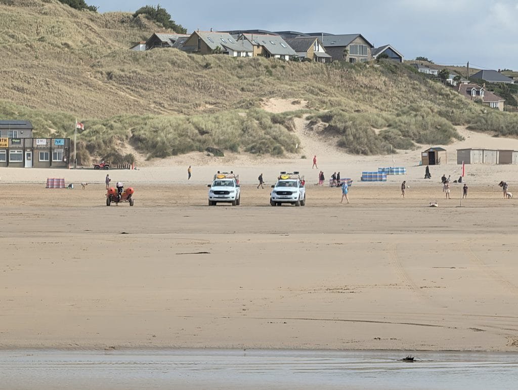 UK 2026 Tag 11 Perranporth Lifeguards