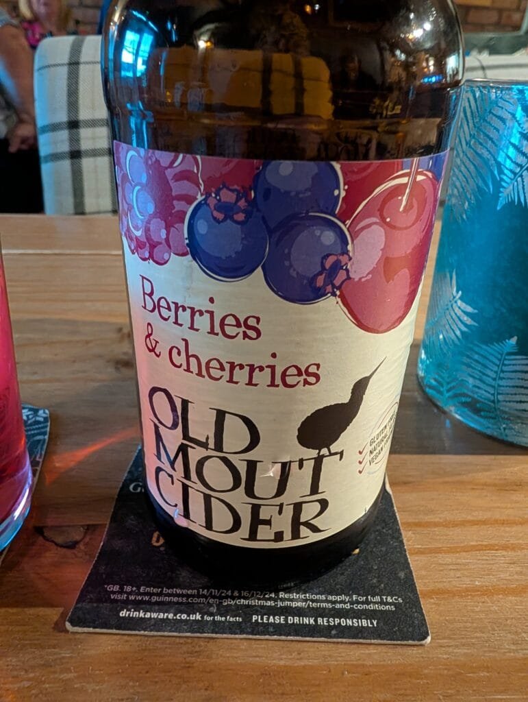 UK 2026 Tag 16 Wrexham Fruchtiger Cider im Inn
