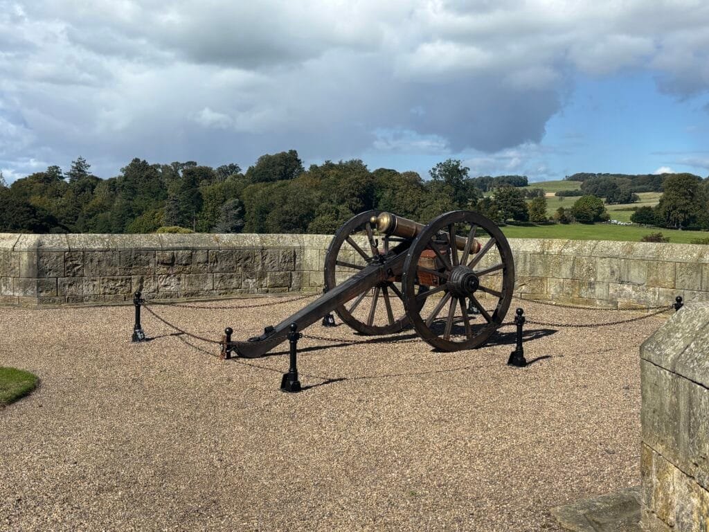 UK 2026 Tag 26 Newcastle Alnwick Castle Kanone